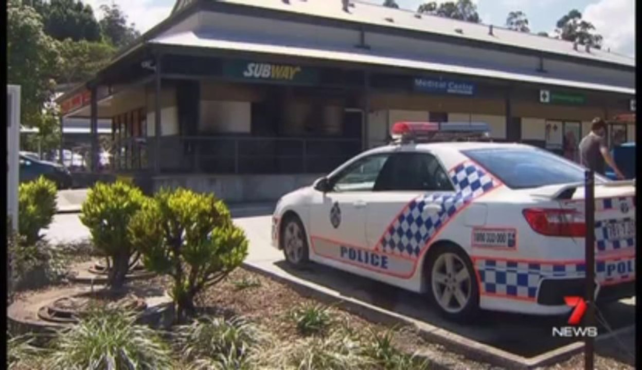 Voleurs débiles... Ils mettent le feu à leur butin!
