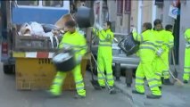 Tragsa retira sin incidentes 60 toneladas de basura de las calles de Madrid