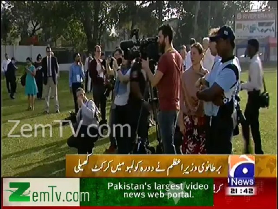 British PM David Cameroon Playing Cricket