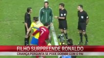 Filho de Cristiano Ronaldo rouba as atenções e deixa pai e jornalistas a rir