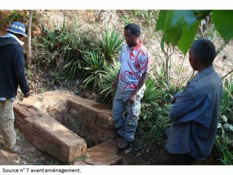 Aménagement de sources lors de vacances solidaires de septembre à novembre 2012