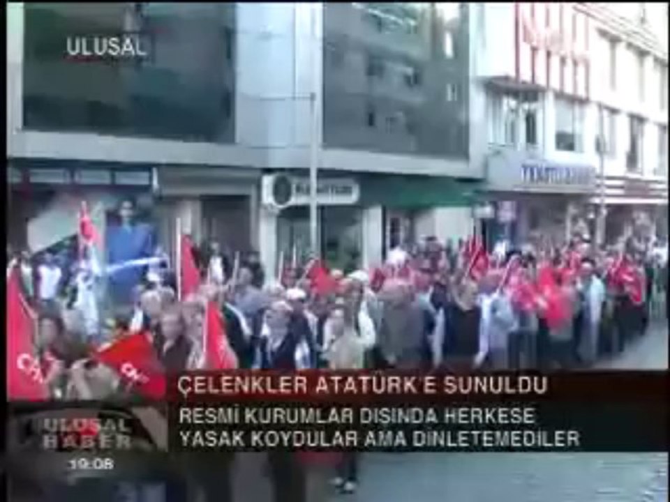 ÇELENKLER ATATÜRK' E SUNULDU
