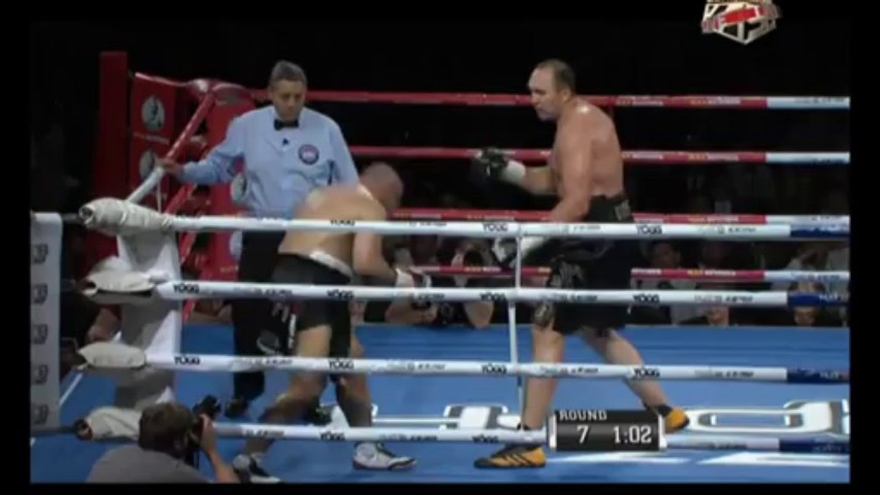 16.11.2013 - Alexander Ustinov vs David Tua