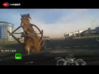 At arabası dehşet saçtı