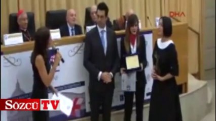 Burak Hakkı Vatikan'da ödül verdi