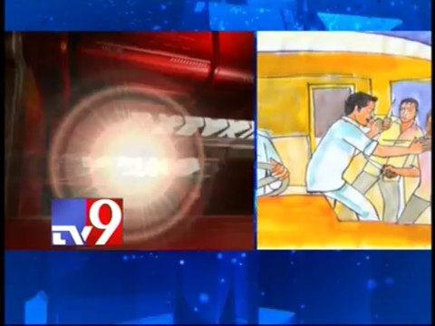 Thieves attack on Shirdi-Hyd bus, looted money