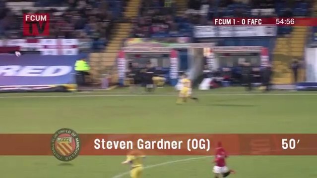 le frère de Ryan Giggs, Rhodri Giggs, marque contre son camp du milieu du terrain