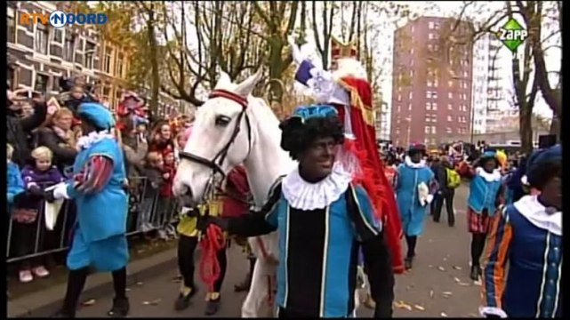 Sint tijdens intocht beveiligd door arrestatiepieten - RTV Noord