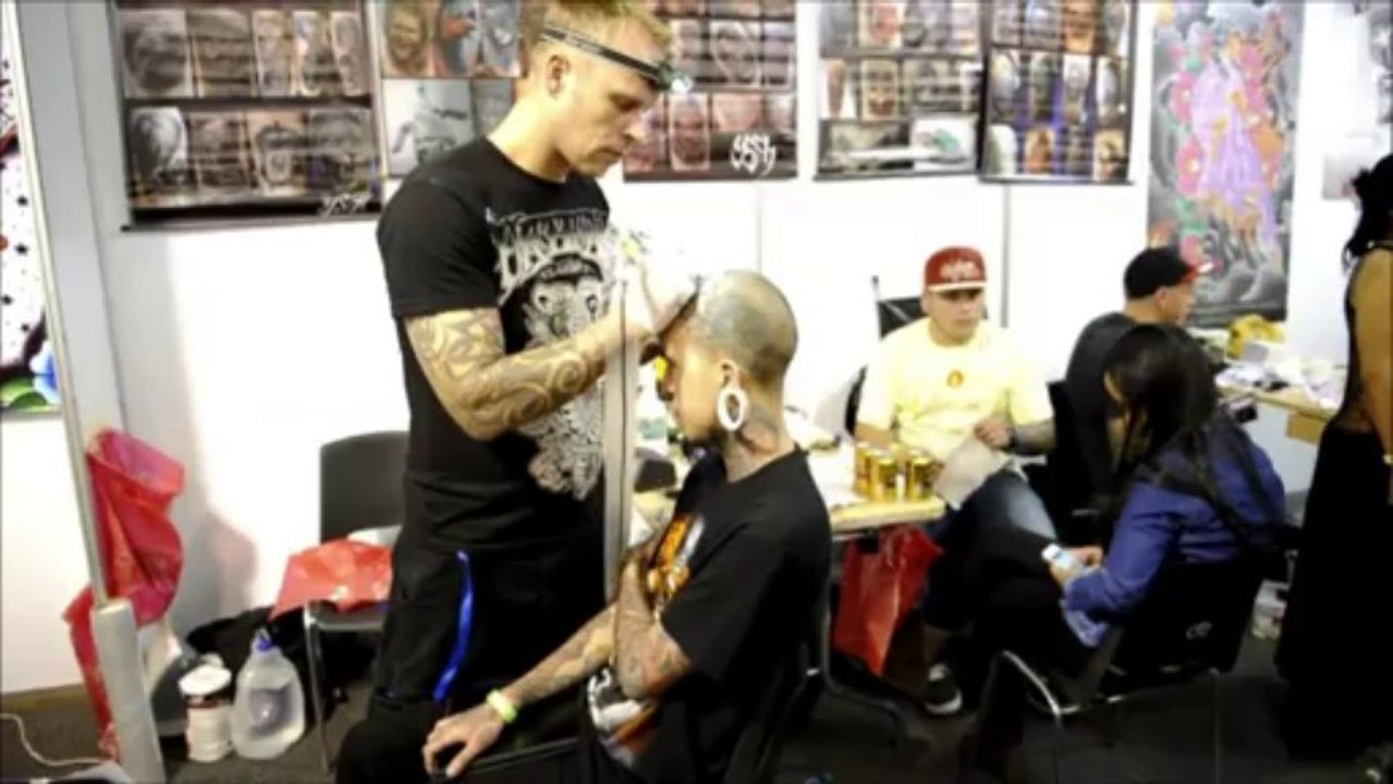 300 tatuadores reunidos en Bogotá