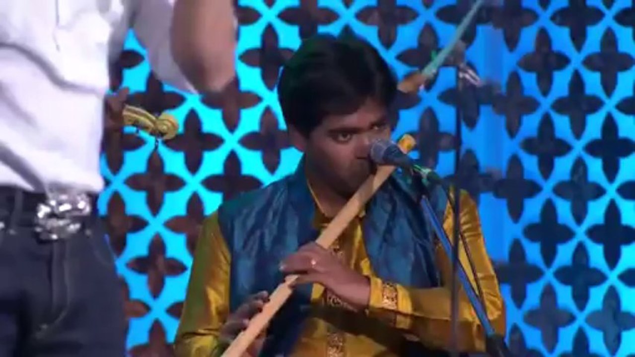Sonu Nigam & his associates sings to pay tribute to Jagjit Singh
