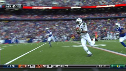 Smith connects with Holmes for 38 yards