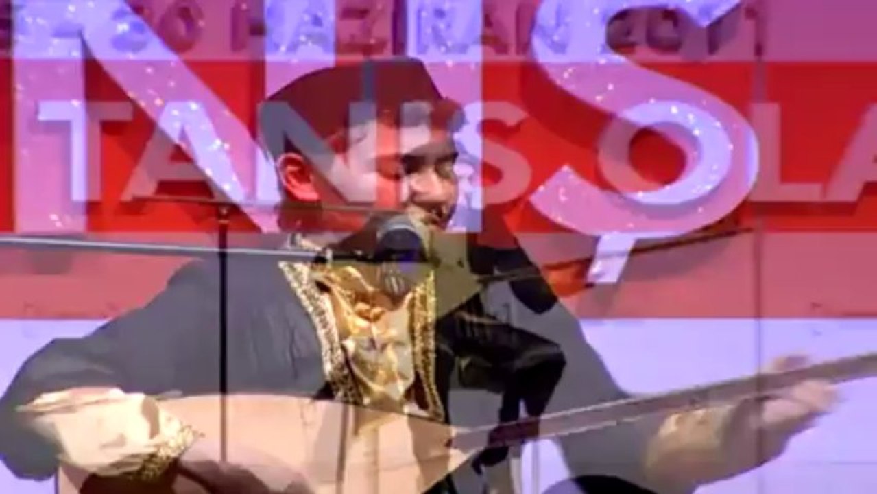 Azerbaycanlı Qafar Şamilov, "Zahidem- Nar Tanesi"i söylüyor