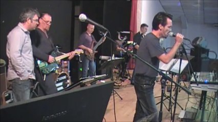 jeremy chante pour l'anniversaire d'alain