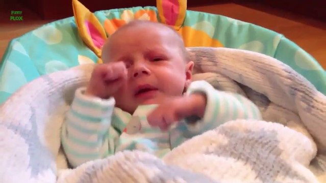 Bébés qui éternuent! Trop mignon - Compilation de Bébés