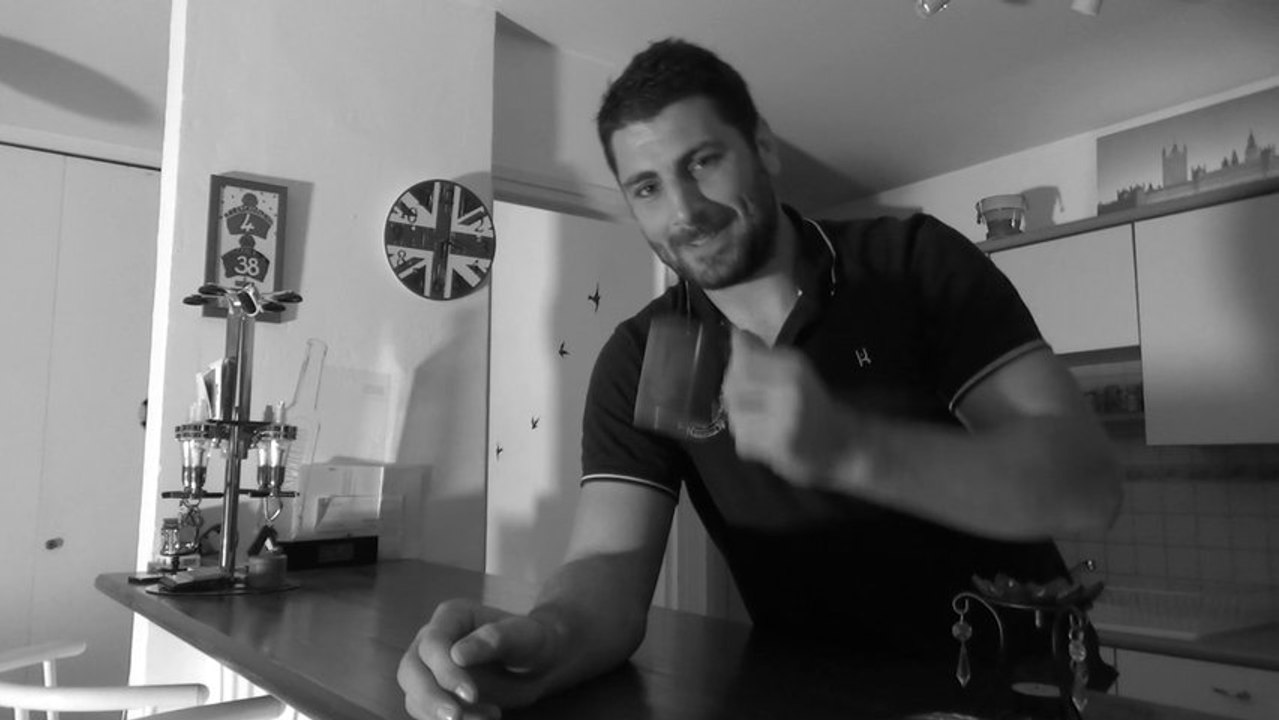 [Teaser] Jonathan BEST (FCG) parle à NABILLA pour PAYE TON Caf' - EP4 -  Samedi 30 novembre 2013