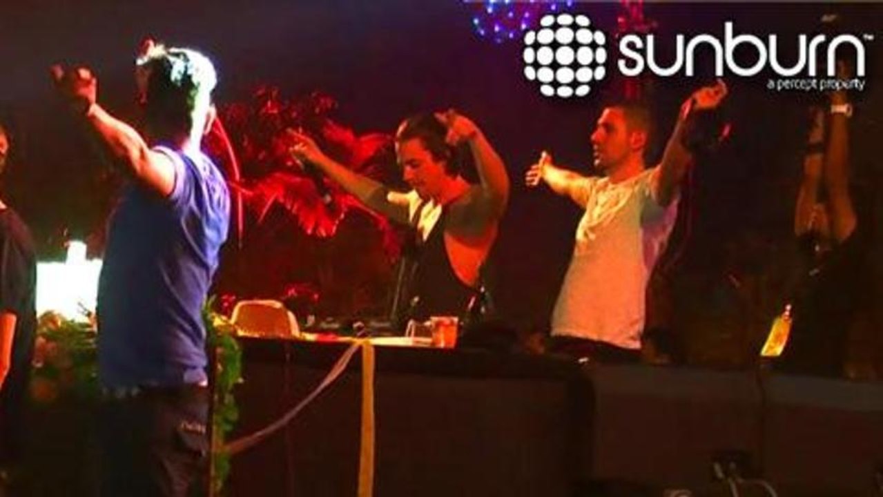 Demitri Vegas & Like Mike Sunburn Mumbai 2013 FULL EVENT - PART 3