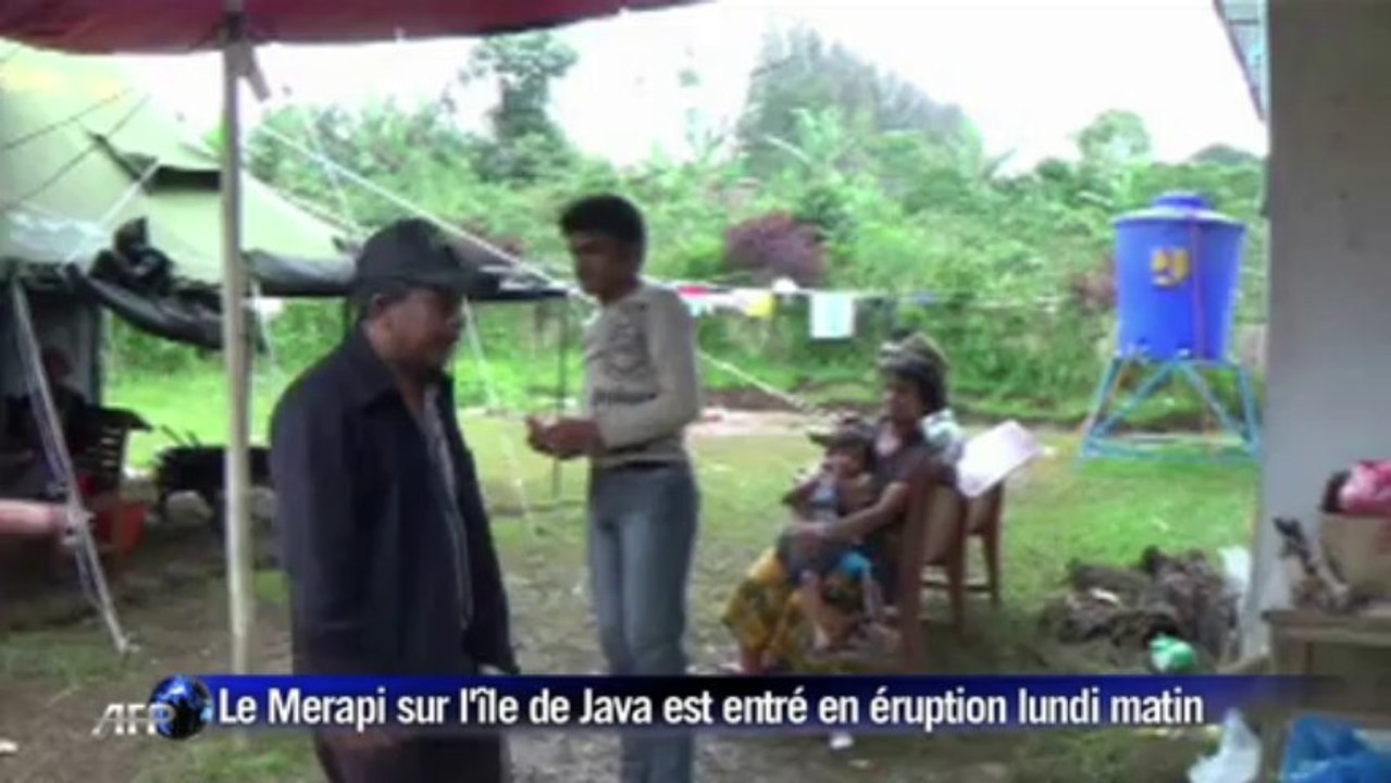 Indonésie: deux volcans en éruption