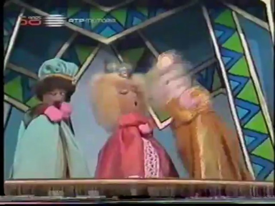 Feira dos Bonecos - A Rainha Macambúzia e o Rei Reinadio