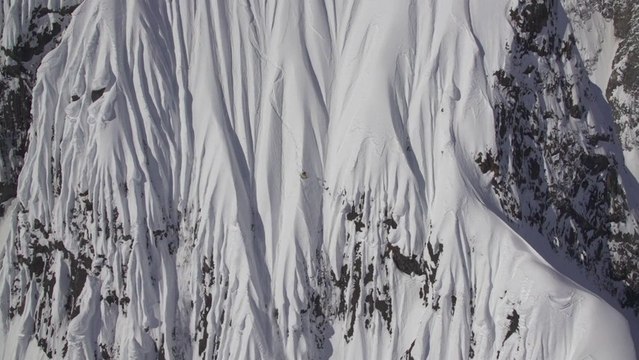 Xavier De Le Rue monday mallet snowboarding wipeout - TransWorld SNOWboarding