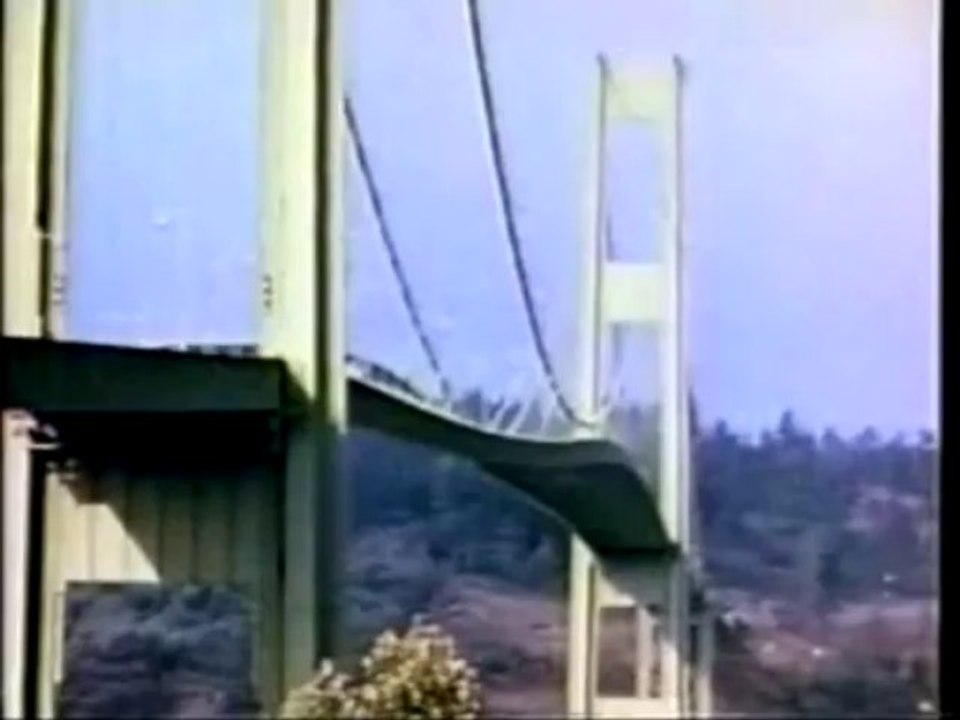 Tacoma bridge_AP