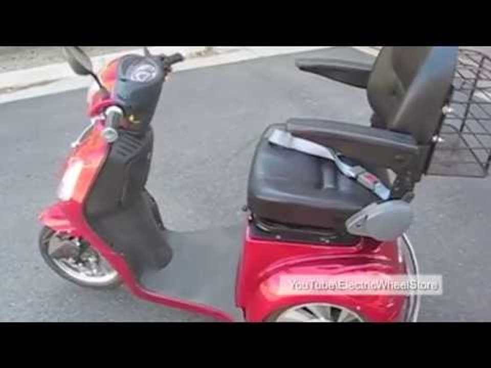 Old lady robbed by man on mobility scooter?