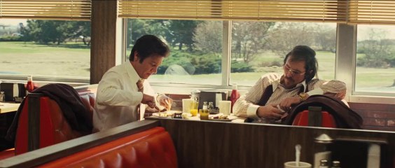 ΟΔΗΓΟΣ ΔΙΑΠΛΟΚΗΣ (AMERICAN HUSTLE) Trailer A Greek Subtitles