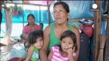 La geografía filipina dificulta el reparto de ayuda entre los afectados por el tifón Haiyan