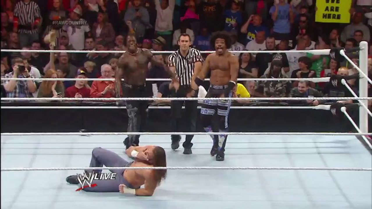 Xavier Woods & R-Truth make an impact - WWE.com Exclusive