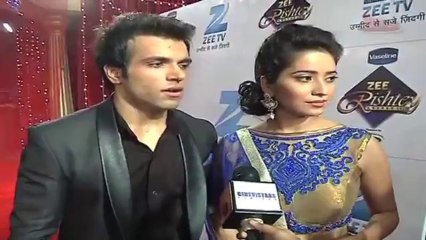 Rithvik and Asha Mobbed at Zee Rishtey Awards