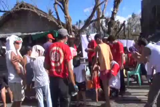 Türk doktorlardan Tacloban'a yardım eli