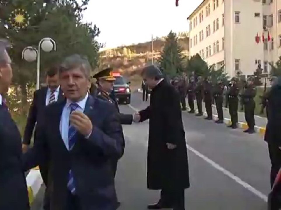 Cumhurbaşkanı Gül, Gümüşhane İl Jandarma Komutanlığı’nı ziyaret etti.
