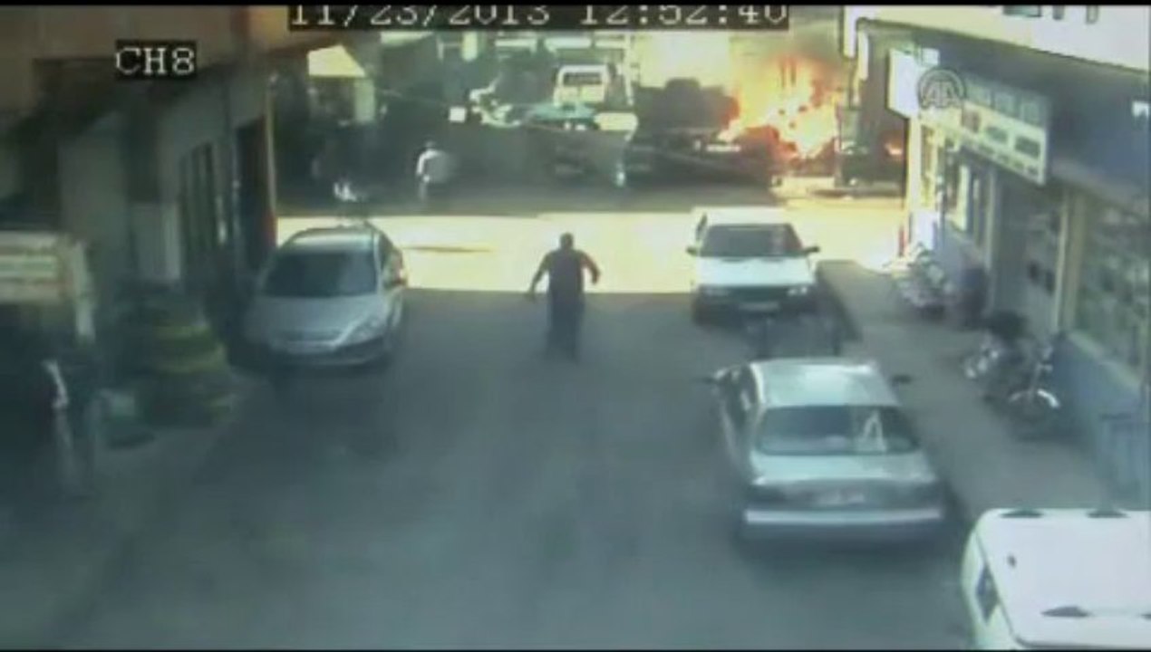 Tırın yakıt deposu patladı: 3 yaralı