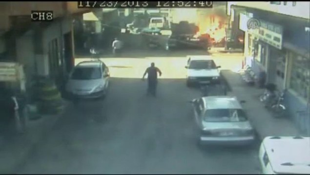 Tırın yakıt deposu patladı: 3 yaralı