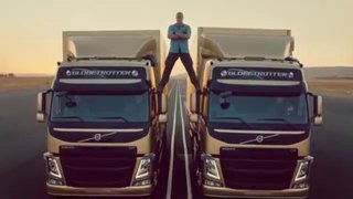 Vido Jean-Claude Van Damme fait le grand cart entre deux camions en marche arrire - Actu