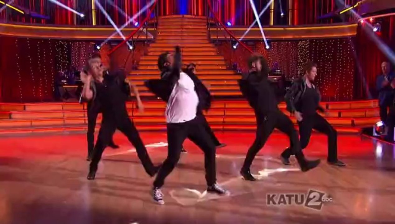 Henry Byalikov, Gleb Savchenko, Mark Ballas, Tristan MacManus, Valentin Chmerkovskiy & Sasha Farber - "Light Em Up"