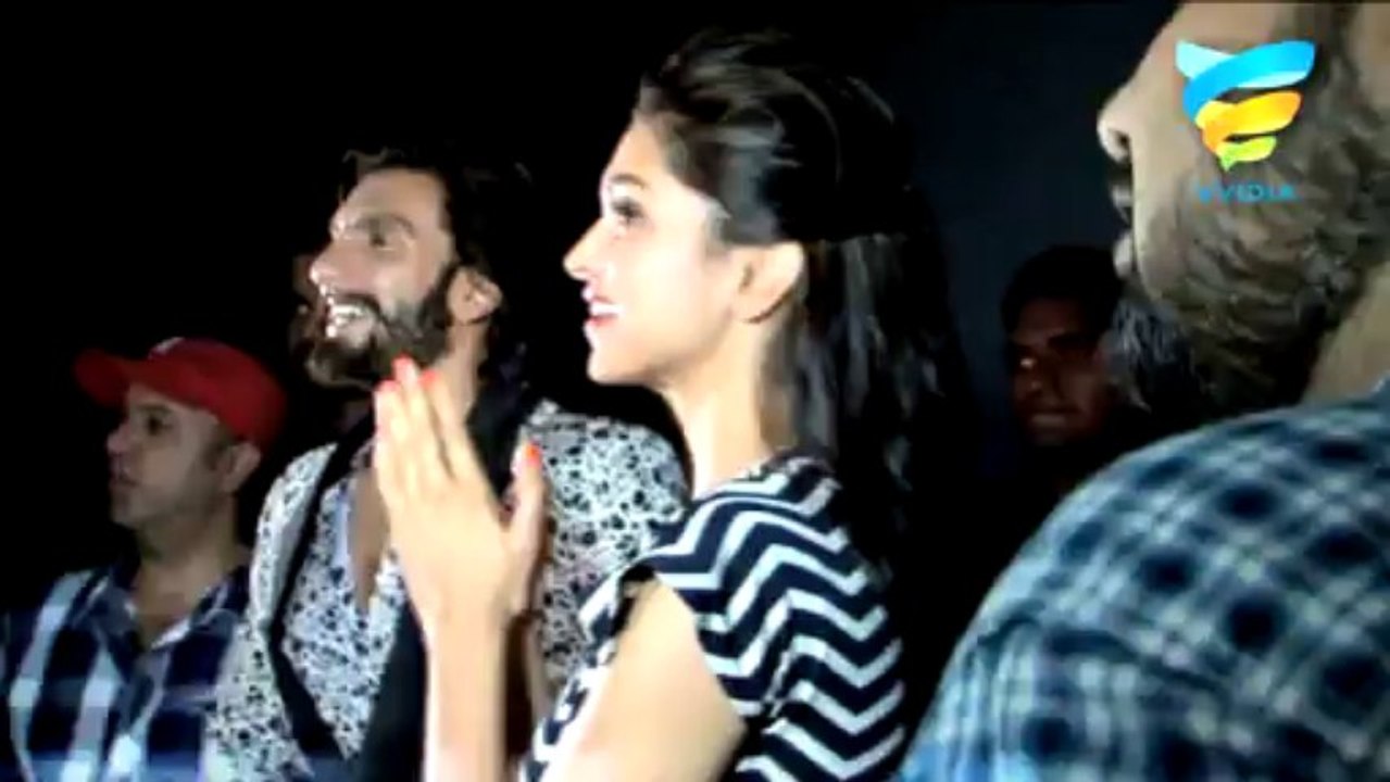 Ranveer defends Deepika From The Public