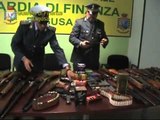 Ragusa - Pistole, fucili, esploviso. La Guardia di Finanza sequestra santabarbara (19.11.13)