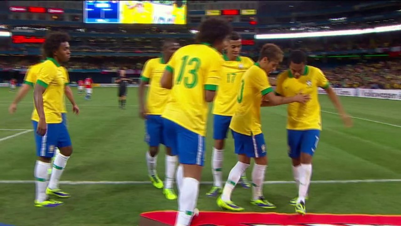 Brasil encerra amistosos em 2013 com vitória sobre Chile