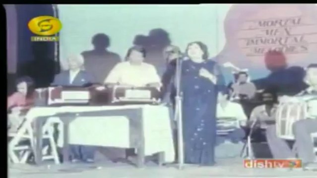 Duniya Meri Jawan Hai - Madam Noor Jahan Live In India