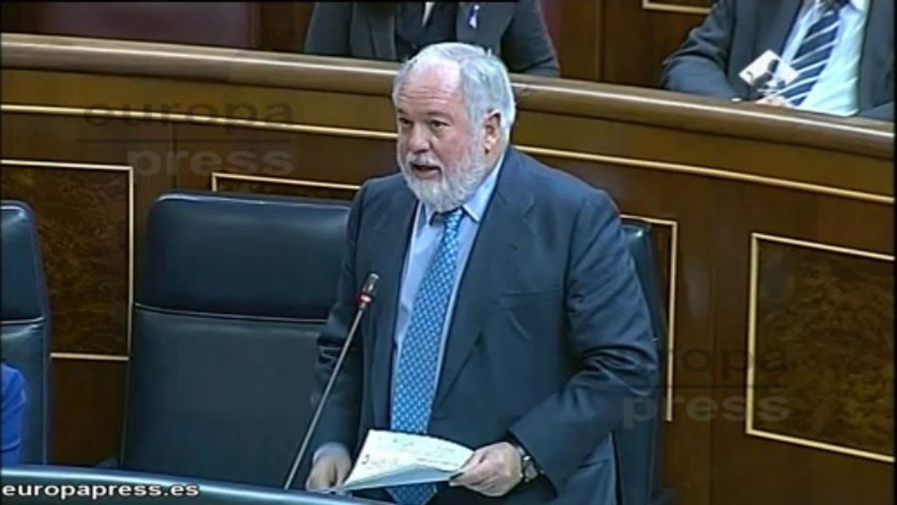 Cañete defiende la sentencia del Prestige en el Congreso