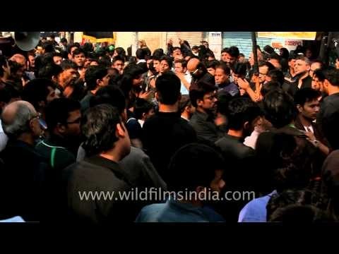 Shia muslims start their procession from Shia Jama Masjid