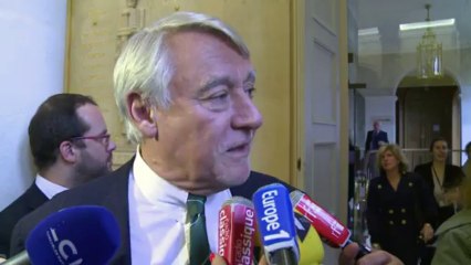 Foot: des députés en tongs ou en maillot des Bleus