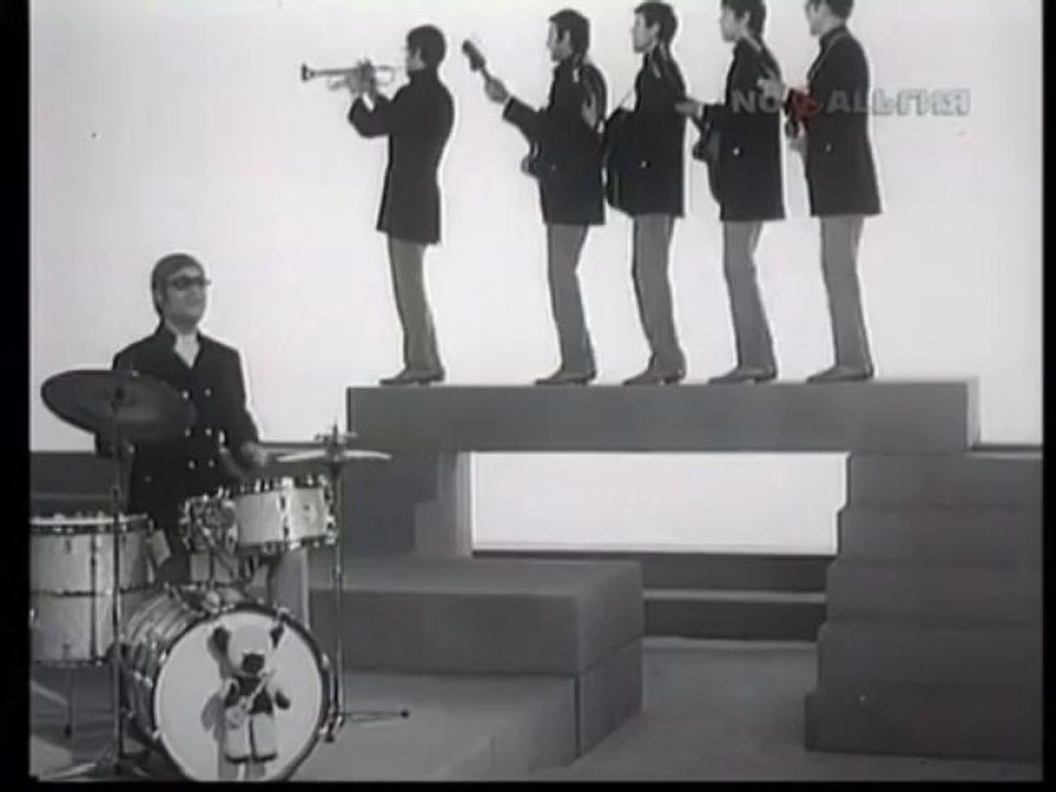 Поющие гитары - Песенка велосипедистов