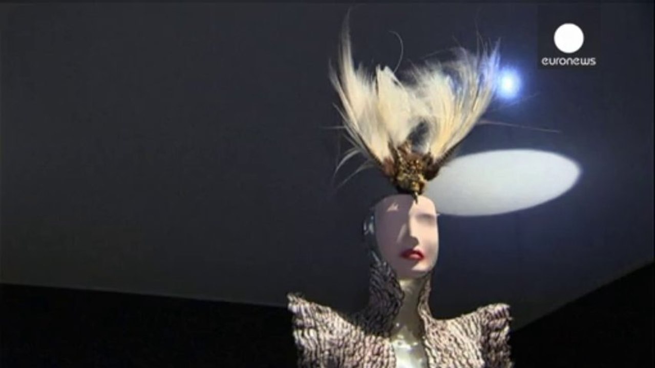 Les tenues de l'icône excentrique de la mode exposées