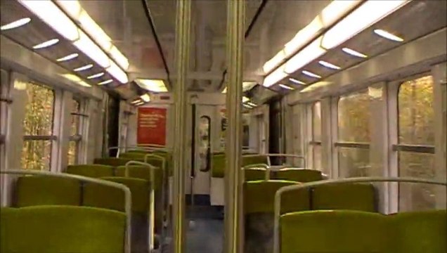 Dans une rame MI79 rénové entre les gares de Saint Rémy Les Chevreuse et Courcelle sur Yvette sur la ligne B du RER