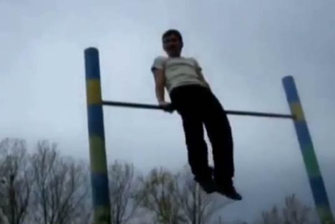 Pet foireux à la barre fixe