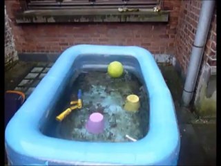 Un objet plus lourd ayant la même forme qu'un objet plus petit tombera à la même vitesse!!