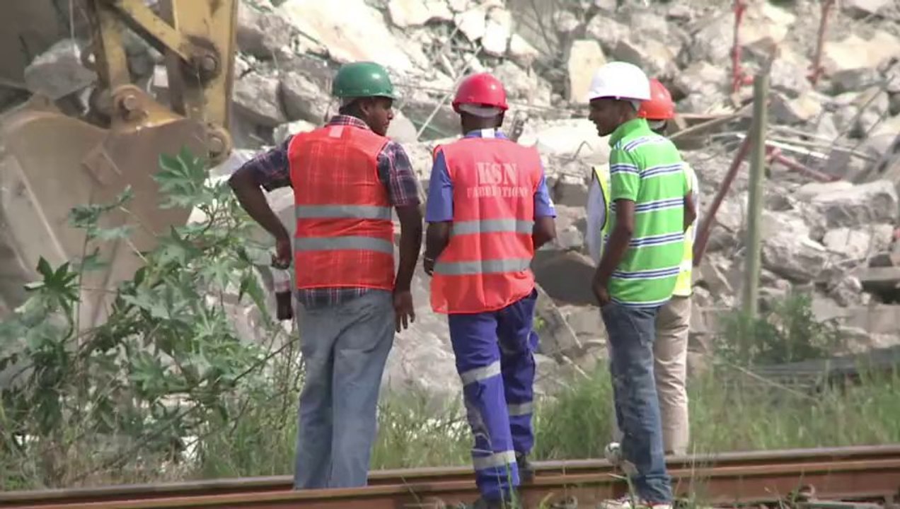 Search for survivors suspended at collapsed S.Africa mall