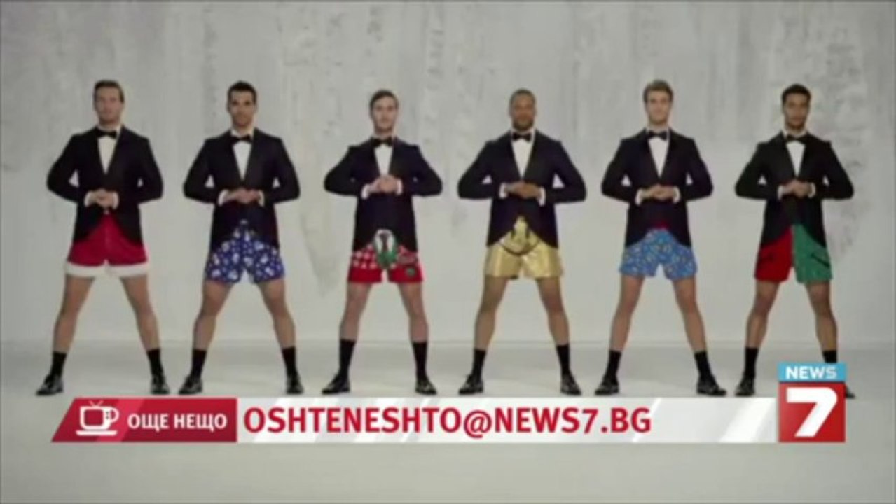 Щуро изпълнение на "Jingle Bells"