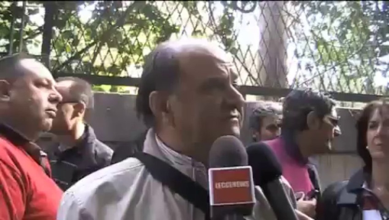 Appalti pulizie nelle scuole, tagli agli stipendi. Esplode la protesta dei lavoratori